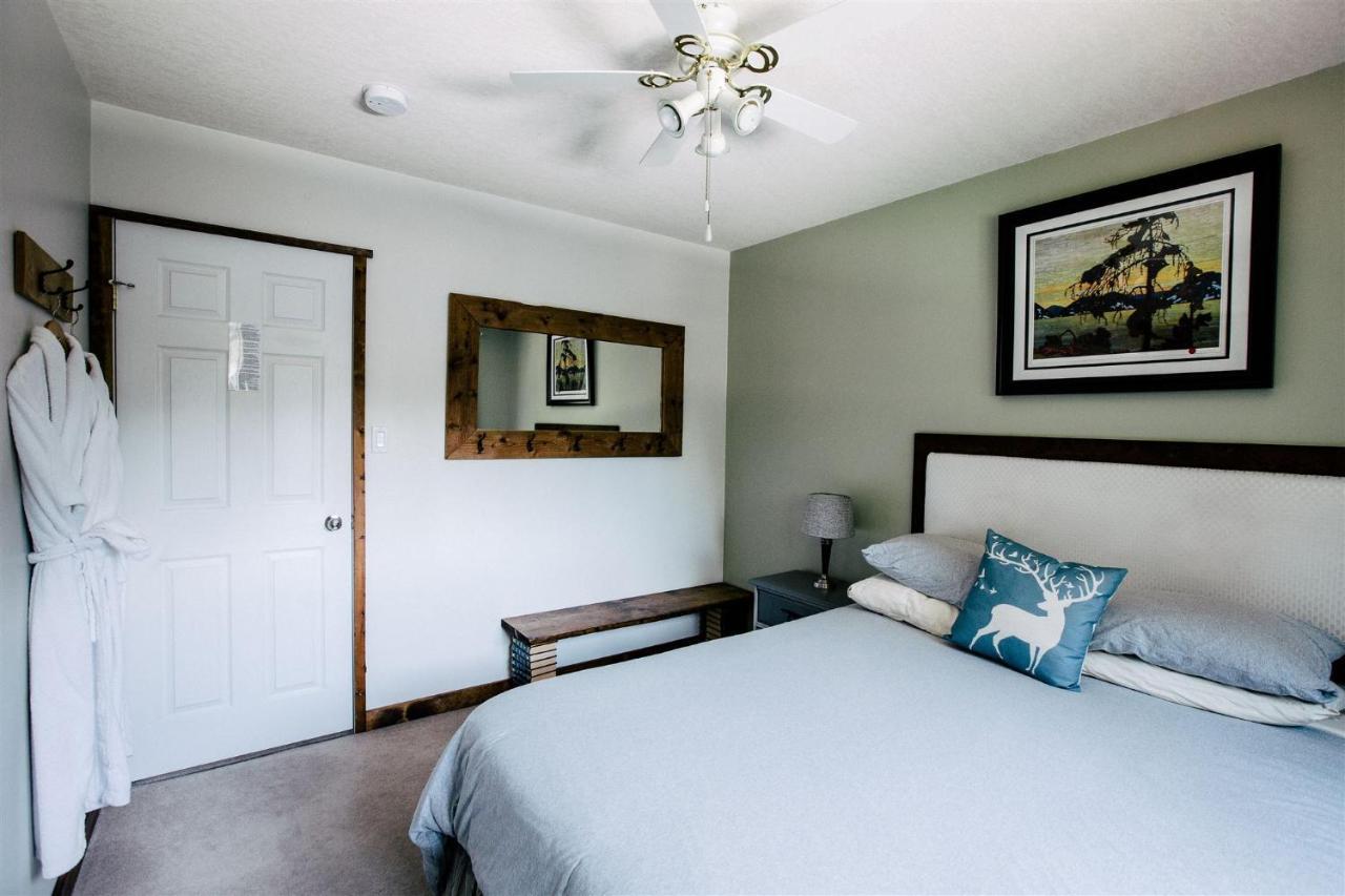 Alpenrose Revelstoke Bed & Breakfast Ngoại thất bức ảnh