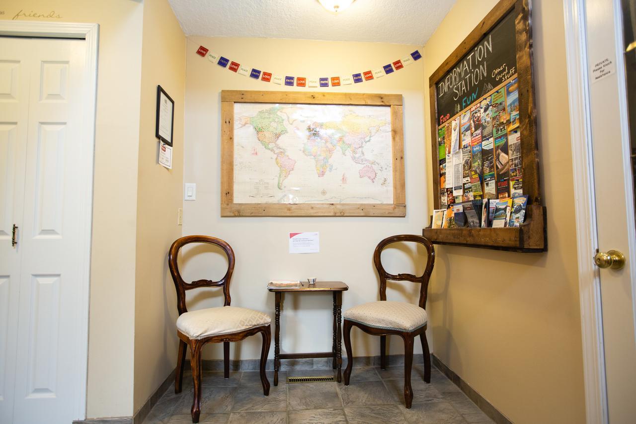 Alpenrose Revelstoke Bed & Breakfast Ngoại thất bức ảnh