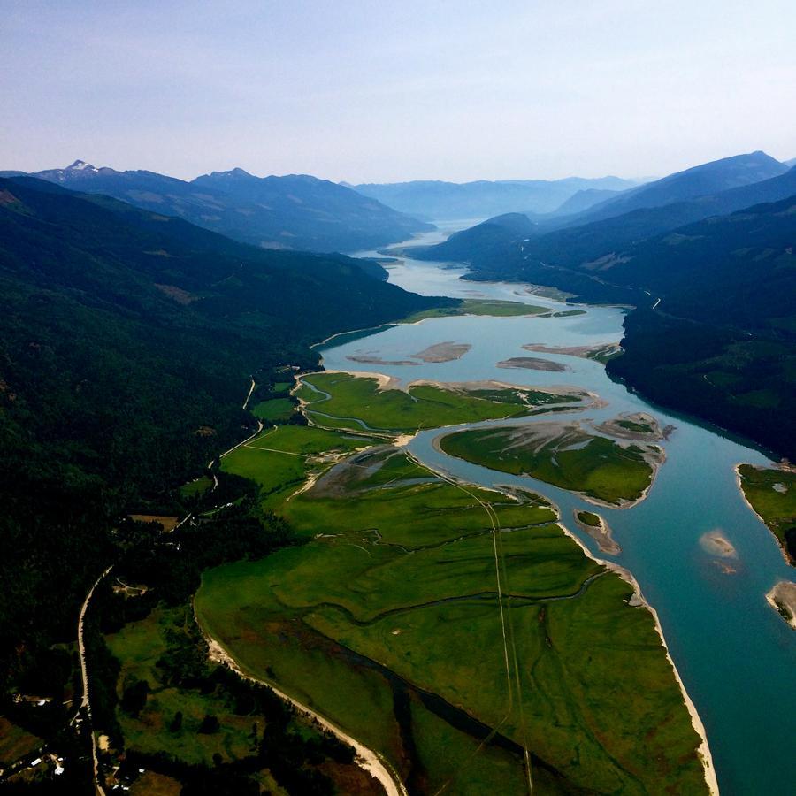 Alpenrose Revelstoke Bed & Breakfast Ngoại thất bức ảnh